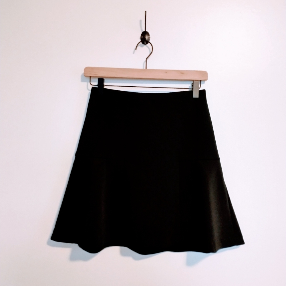Ann Taylor black a line trumpet skirt size 0